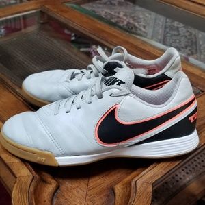 Nike Tiempo